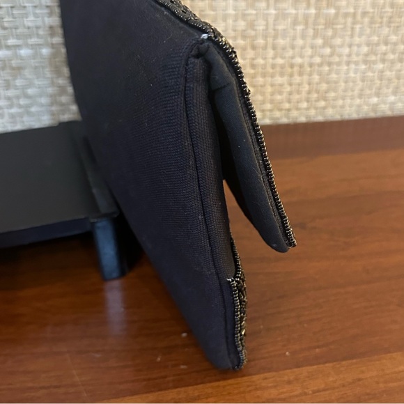 🌟HP🌟🐝Queen Bee Black Green Red Stripe Seed Bead Crossbody Clutch - Picture 9 of 14